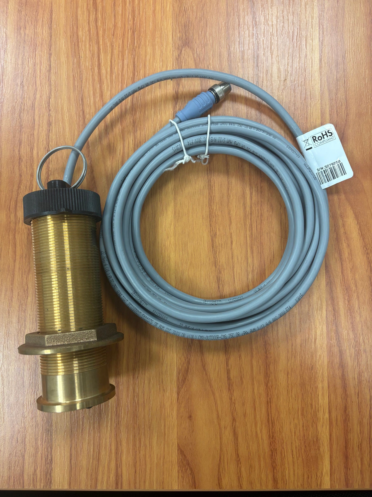 Exemplaire Airmar DST800L-235-N2 en déstockage avec câble NMEA 2000