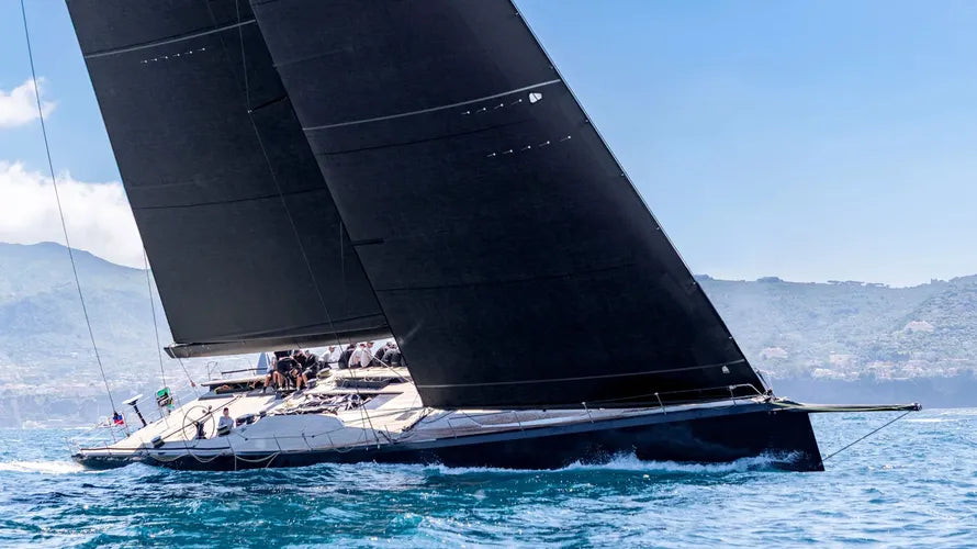 Bullit — voilier de croisière custom Black Pepper Yachts