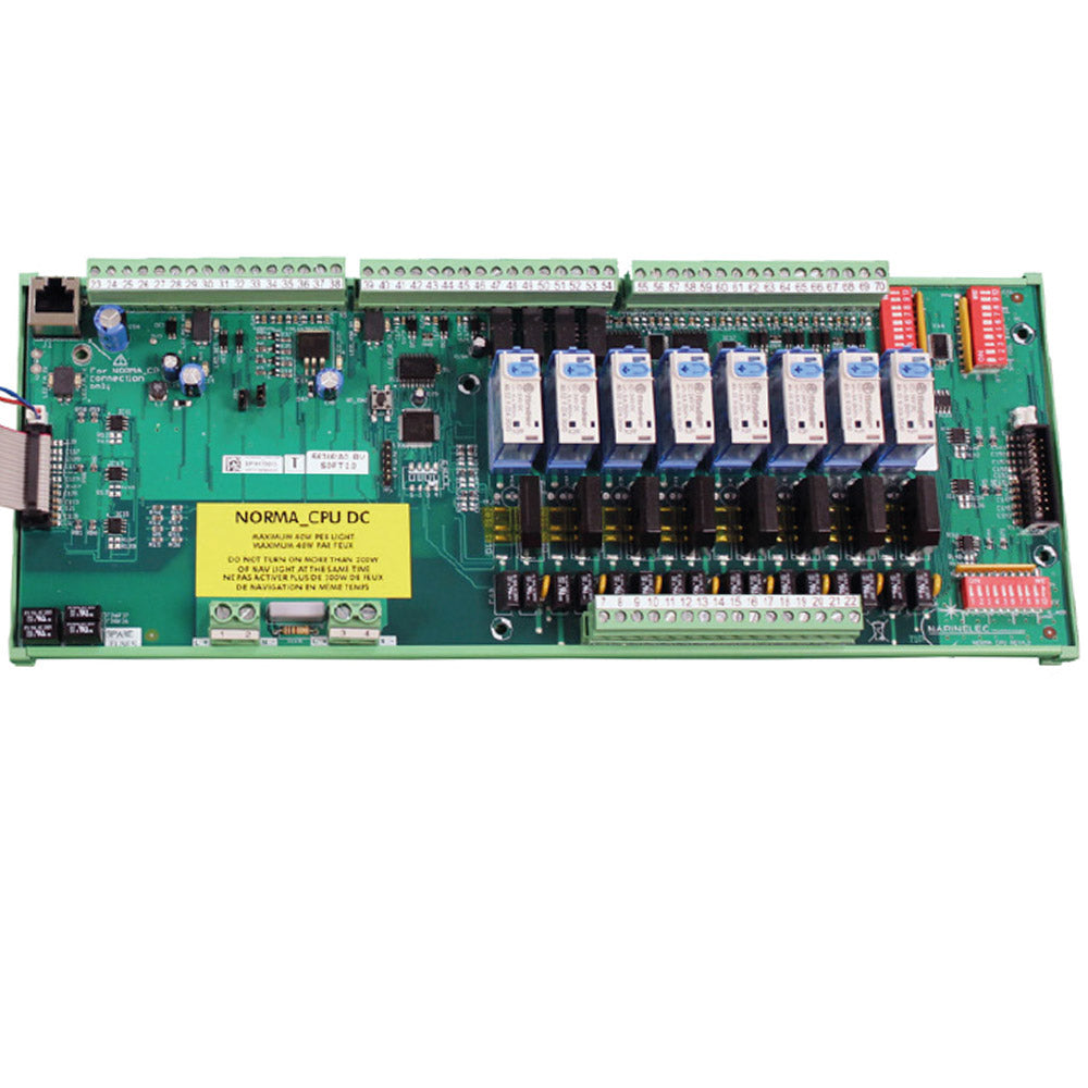 Module MANTAGUA NORMA.CPU pour rail DIN. Boîtier rectangulaire gris avec divers ports de connexion, contrôlant 8 feux de navigation.