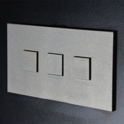 Interrupteur Mantagua 3 poussoirs en inox brossé. Plaque rectangulaire pour l'intégration électrique marine.