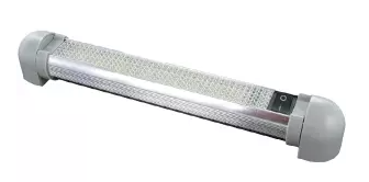 Réglette LED GUERNESEY blanche et orientable, émettant une lumière blanc chaud.